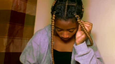 Snapshot of milennah chatting on July 12, 7:21 am milennah online show from July 12, 7:21 am