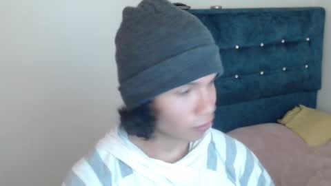 milesxoxo6969 online show from September 15, 8:31 pm