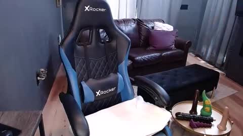 Miley Madness online show from April 22, 4:08 pm