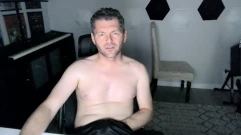 milf_hunter567 online show from October 25, 5:40 pm