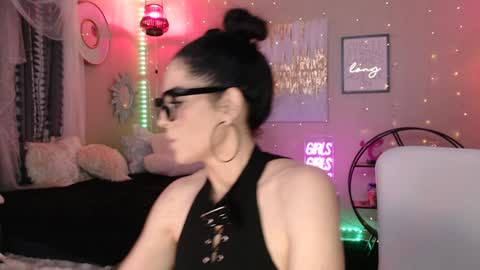 Snapshot of milf_lacey chatting on January 2, 12:45 am Milf Lacey online show from January 2, 12:45 am