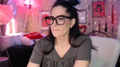Snapshot of milf_lacey chatting on January 22, 4:12 pm Milf Lacey online show from January 22, 4:12 pm