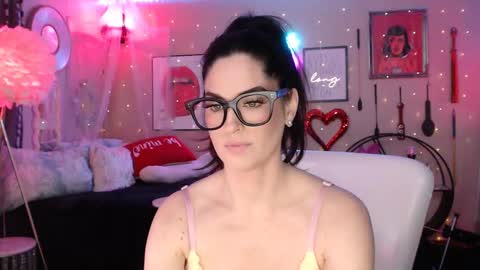 Snapshot of milf_lacey chatting on February 12, 3:40 am Milf Lacey online show from February 12, 3:40 am