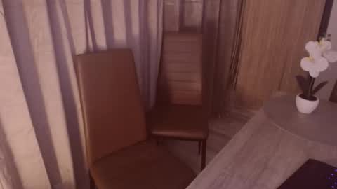 Snapshot of milf_lexxa chatting on September 26, 9:30 pm Sarrahkenda online show from September 26, 9:30 pm