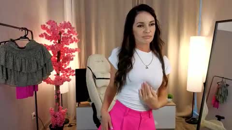 Snapshot of milf_mamyy chatting on October 9, 7:17 am Filicia online show from October 9, 7:17 am