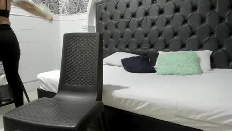 milf_march online show from April 18, 11:25 am