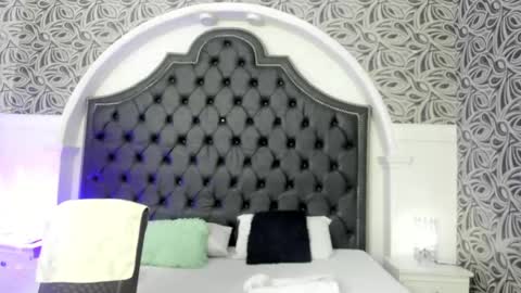 milf_march online show from April 22, 11:12 am