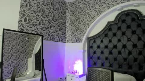 milf_march online show from April 28, 6:57 pm