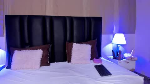 Snapshot of milf_meli chatting on December 2, 7:09 pm milf_meli online show from December 2, 7:09 pm