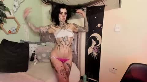 Isabella online show from July 1, 1:13 pm