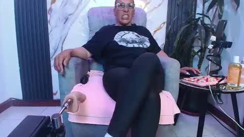  milf sikiu  online show from April 23, 1:29 am