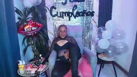  milf sikiu  online show from April 23, 10:45 pm