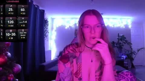 Milf Tara36 online show from December 27, 9:11 pm