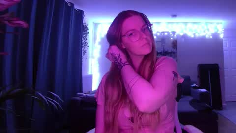 Milf Tara36 online show from March 12, 8:41 pm