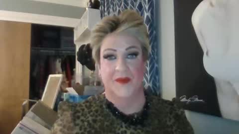 Snapshot of milf_ts_bitch chatting on December 14, 3:23 am milf_ts_bitch online show from December 14, 3:23 am