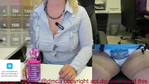 Snapshot of milf_viktoria chatting on May 18, 9:37 am Viktoria online show from May 18, 9:37 am