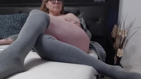 milfa online show from February 7, 5:10 am