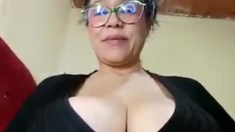 Snapshot of milfcamila367608 chatting on June 16, 5:10 am camila online show from June 16, 5:10 am