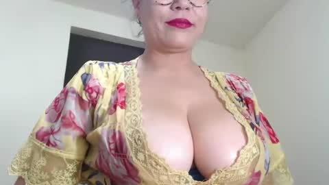 Snapshot of milfcamila367608 chatting on July 4, 10:54 am camila online show from July 4, 10:54 am