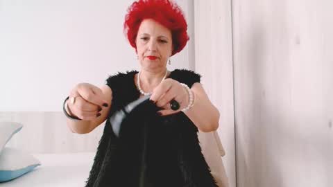 Milfsupreme online show from September 30, 11:37 am