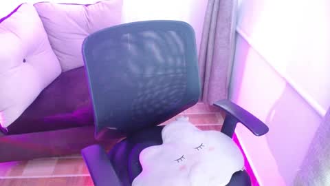 Snapshot of milfrosalie chatting on February 2, 3:49 pm Rosalie  online show from February 2, 3:49 pm