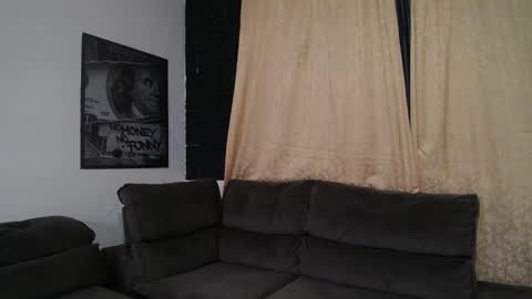 Snapshot of milioncouple chatting on February 8, 8:23 pm milioncouple online show from February 8, 8:23 pm