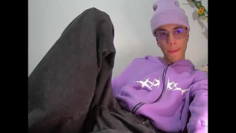 militoveruss2 online show from March 8, 4:27 am