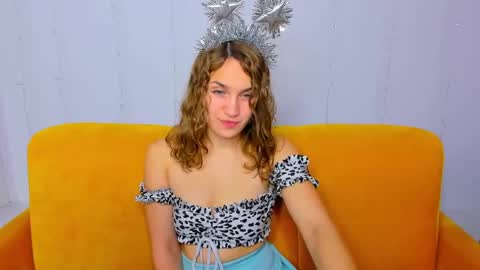 Snapshot of milkablond chatting on December 30, 10:45 pm milkablond online show from December 30, 10:45 pm