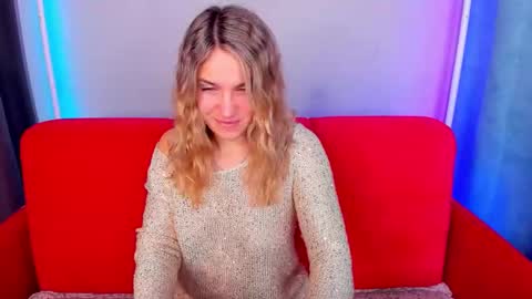 milkablond online show from November 30, 12:58 am