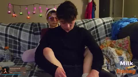 MilkandHoney online show from November 3, 3:30 am