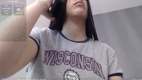 Snapshot of milker_amira chatting on March 10, 1:10 pm Amira online show from March 10, 1:10 pm