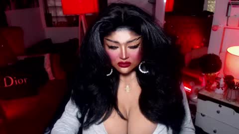 milkshakelavinia online show from January 22, 6:10 am