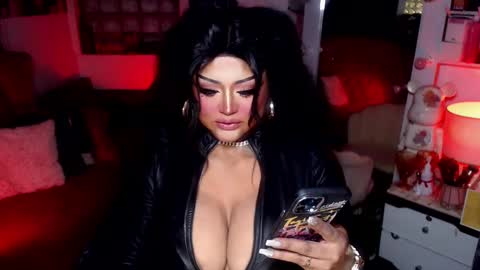 milkshakelavinia online show from January 31, 7:39 am