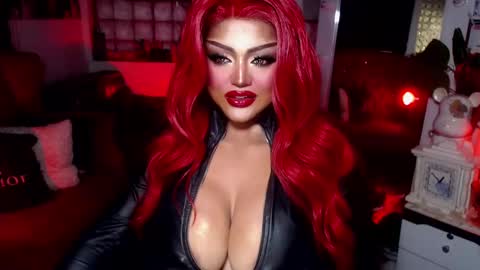 milkshakelavinia online show from February 12, 7:55 am