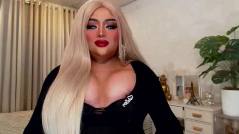 milkshakelavinia online show from September 12, 2:11 am