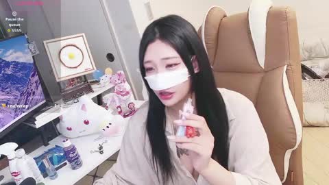Snapshot of milksola chatting on May 14, 11:28 am milksola online show from May 14, 11:28 am