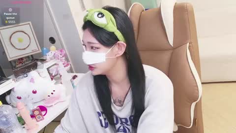 Snapshot of milksola chatting on May 22, 12:00 pm milksola online show from May 22, 12:00 pm