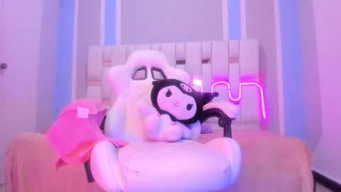 Michelle  online show from February 13, 8:05 pm