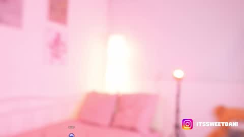 Snapshot of milky_0 chatting on October 30, 11:16 pm milky_0 online show from October 30, 11:16 pm