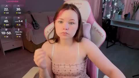 milky_basement online show from October 4, 7:39 am