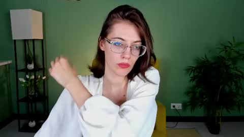Snapshot of milky_jenny chatting on June 21, 1:03 pm Eva online show from June 21, 1:03 pm
