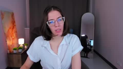Snapshot of milky_jenny chatting on June 24, 4:22 am Eva online show from June 24, 4:22 am