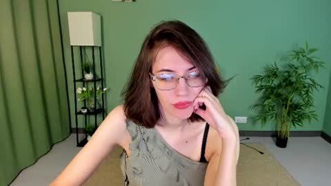Snapshot of milky_jenny chatting on July 2, 4:29 am Eva online show from July 2, 4:29 am