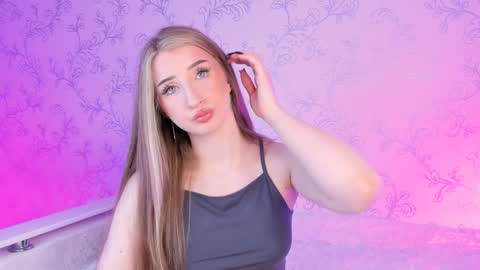 Vivian online show from December 2, 11:23 am