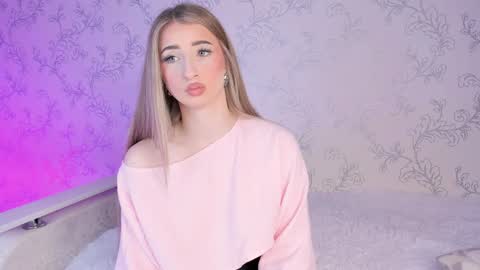 Vivian online show from January 11, 11:45 am