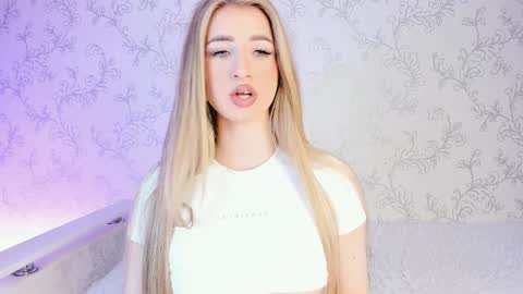 Vivian online show from February 7, 8:22 am