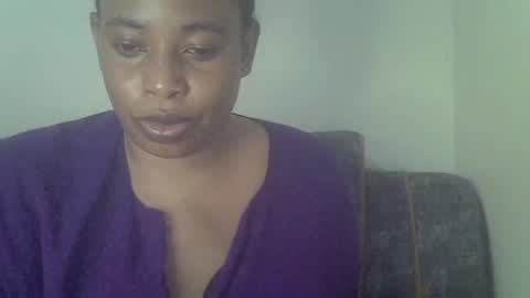 Snapshot of milkymom256 chatting on December 3, 3:43 pm milkymom256 online show from December 3, 3:43 pm