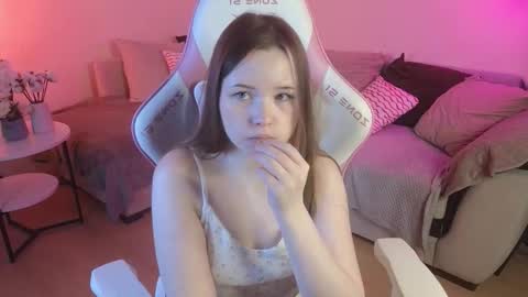 Ula online show from November 20, 4:40 pm