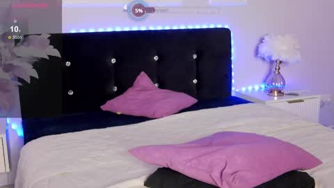 milla_cali online show from November 22, 3:38 am