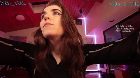 milla_milla online show from February 20, 7:01 am